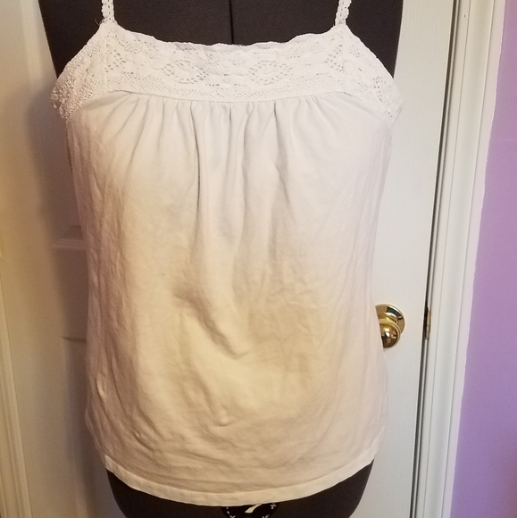 White Tank with Crochet Straps and Details - Picture 2 of 4
